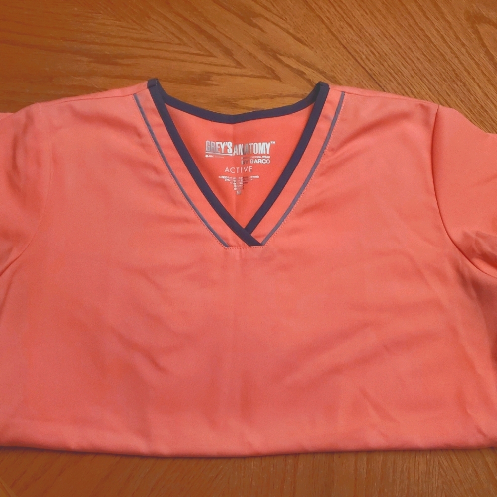 Grey anatomy women's scrubs